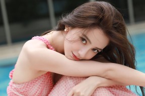 爱游戏真人体育娱乐-比赛裁判判罚引发争议，比赛裁判判罚引发争议怎么处理